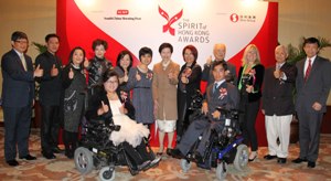 groupsite_Winners with Robin Hu, SCMP Group CEO (far left) and Dr David Pang, SCMP Group Chairman (far right)